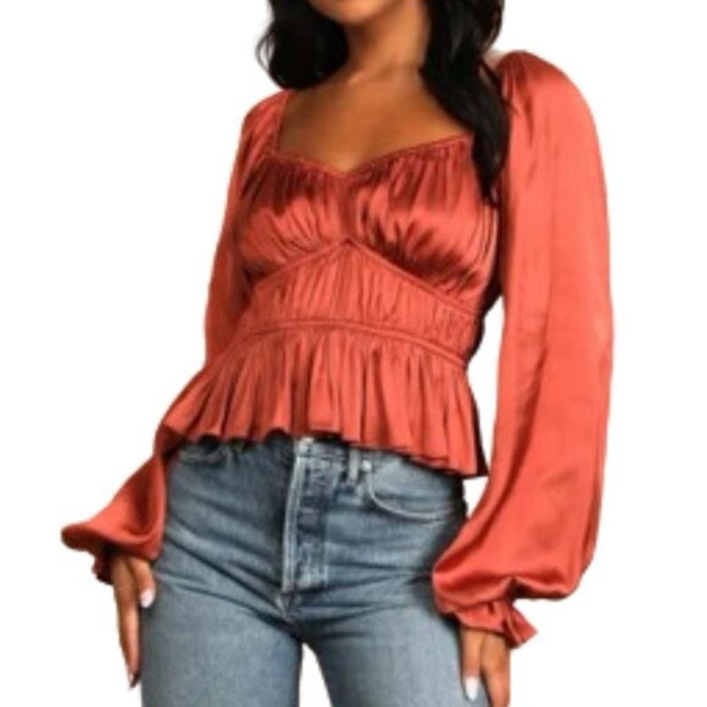 LULUS‎ Satin Ruched Top